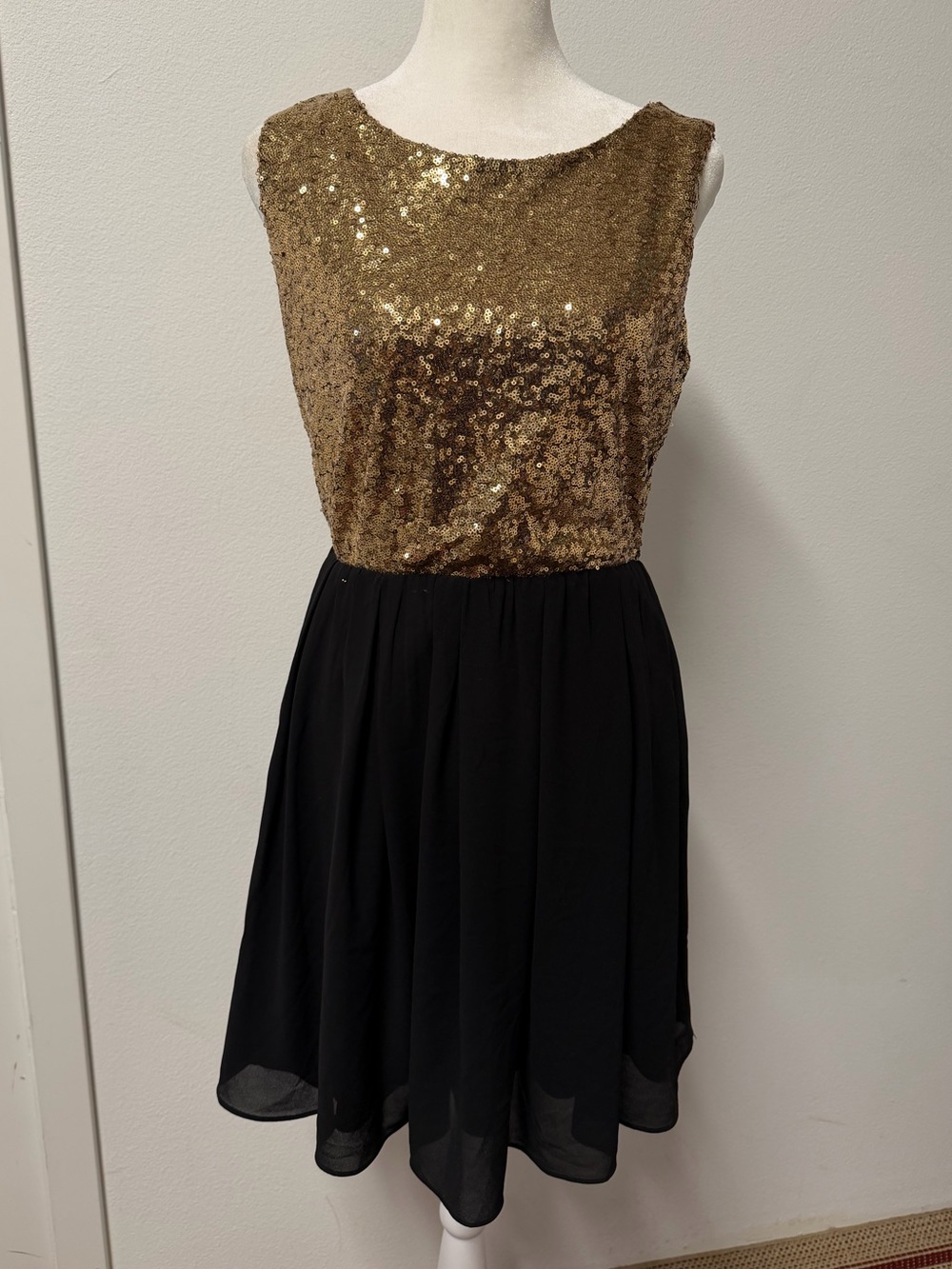 Alythea Gold Sequin & Black Chiffon Fit & Flare Party Dress | Size Medium